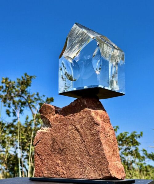 01_House on the Hill (2025)